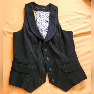 Maurice med black formal vest